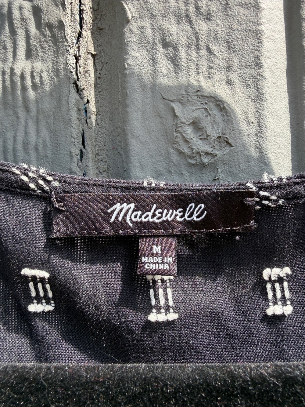 Madewell Dobby Puff-Sleeve V-Neck Midi Dress Size: M - Picture 3 of 8